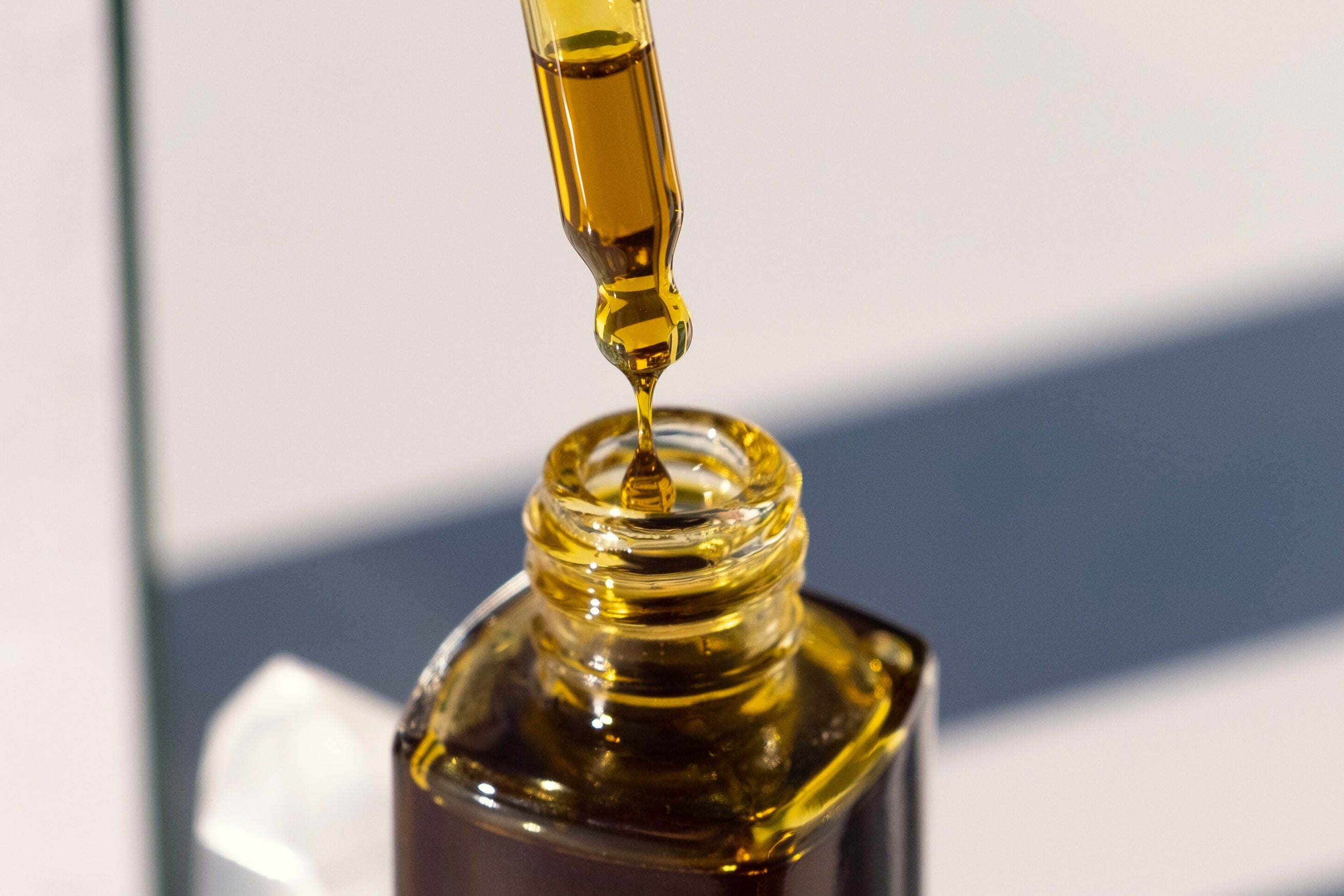 Plant Powered Radiance: Inside the Organic Ageless Facial Elixir