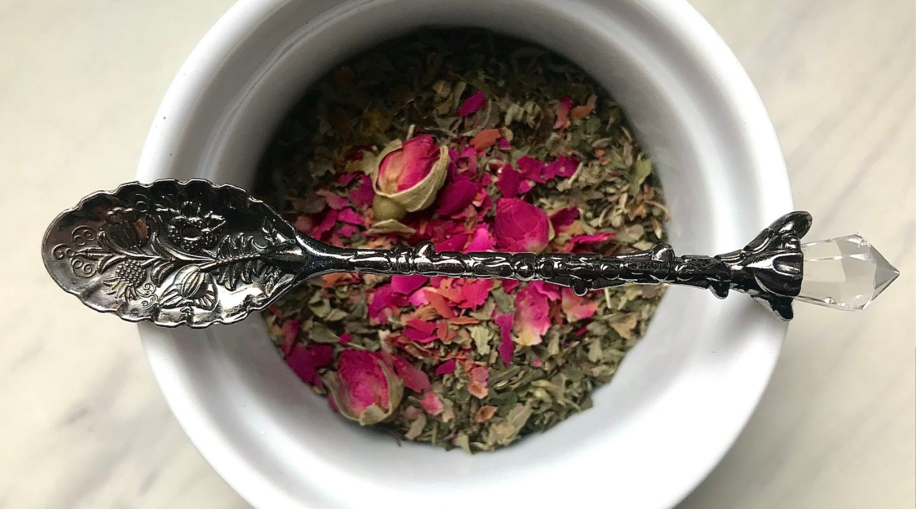 A FULL MOON SELF-CARE BEAUTY RITUAL