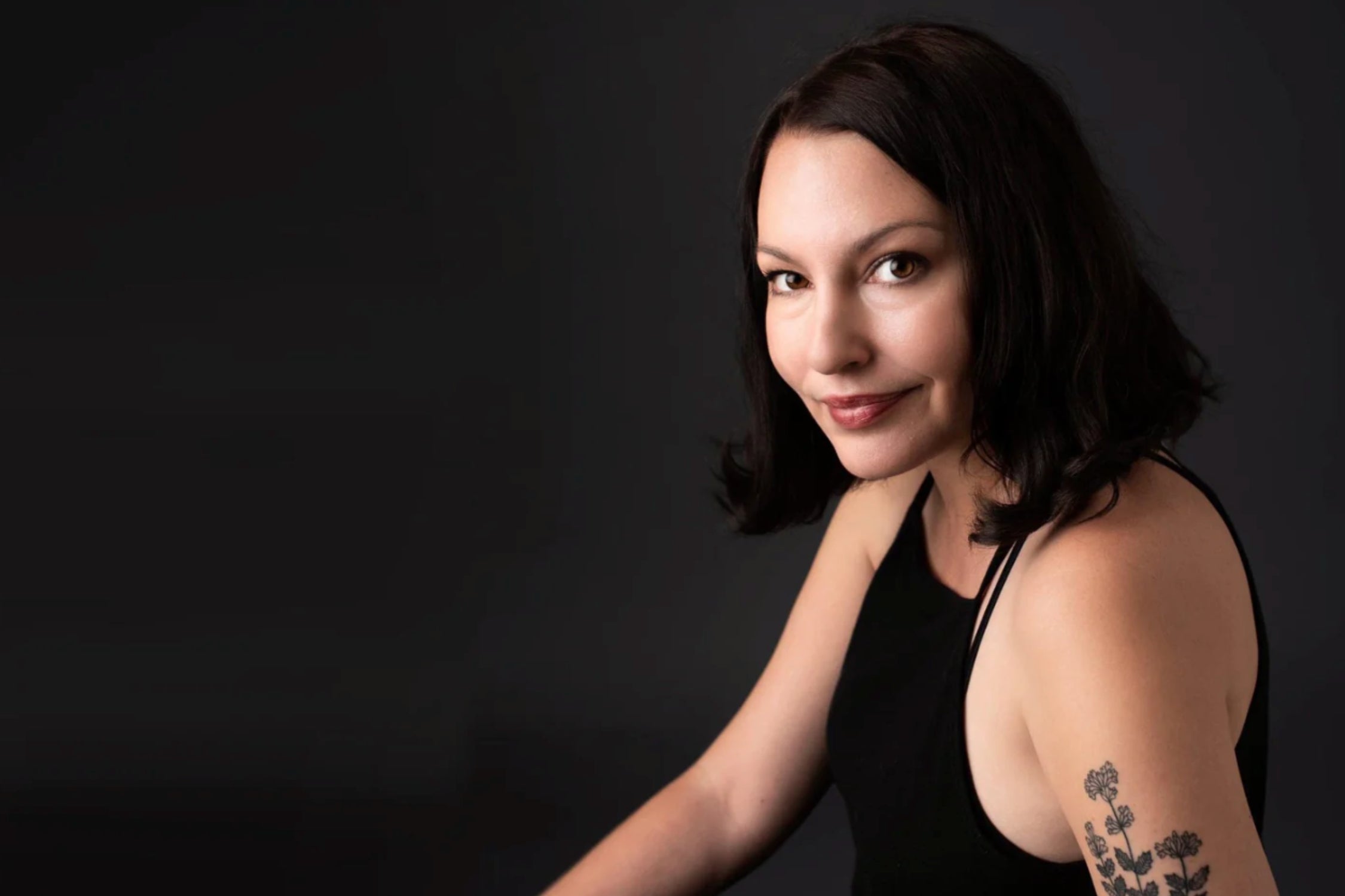 Meet Paisley Pahlmann: Holistic Esthetician, Reiki Master & Brand Educator